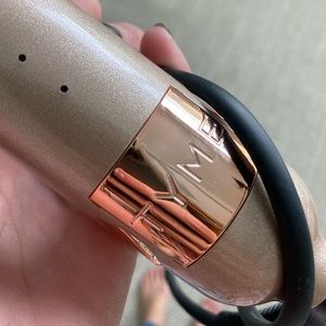 TYME hair tool. Only tried once or twice. Like new!